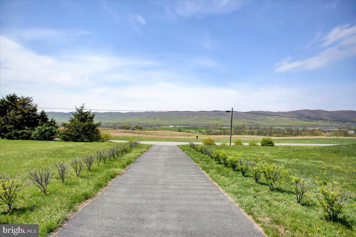 BLUE SPRING - Residential