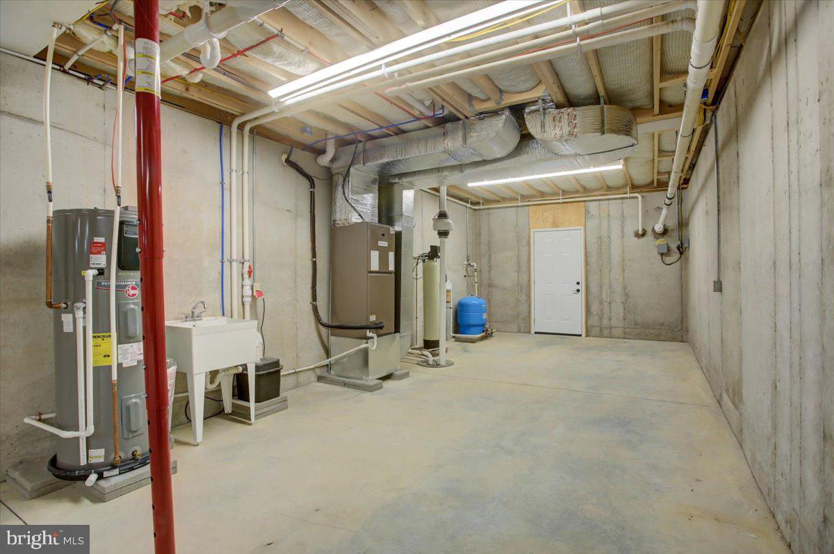 BLUE SPRING - Residential