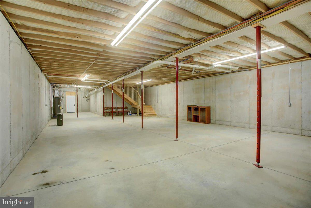 BLUE SPRING - Residential