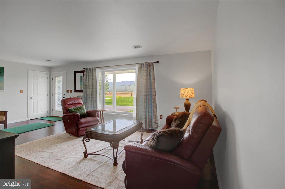 BLUE SPRING - Residential