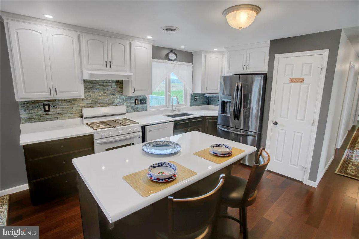 BLUE SPRING - Residential