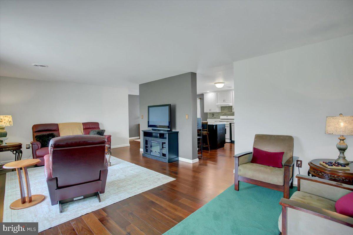 BLUE SPRING - Residential