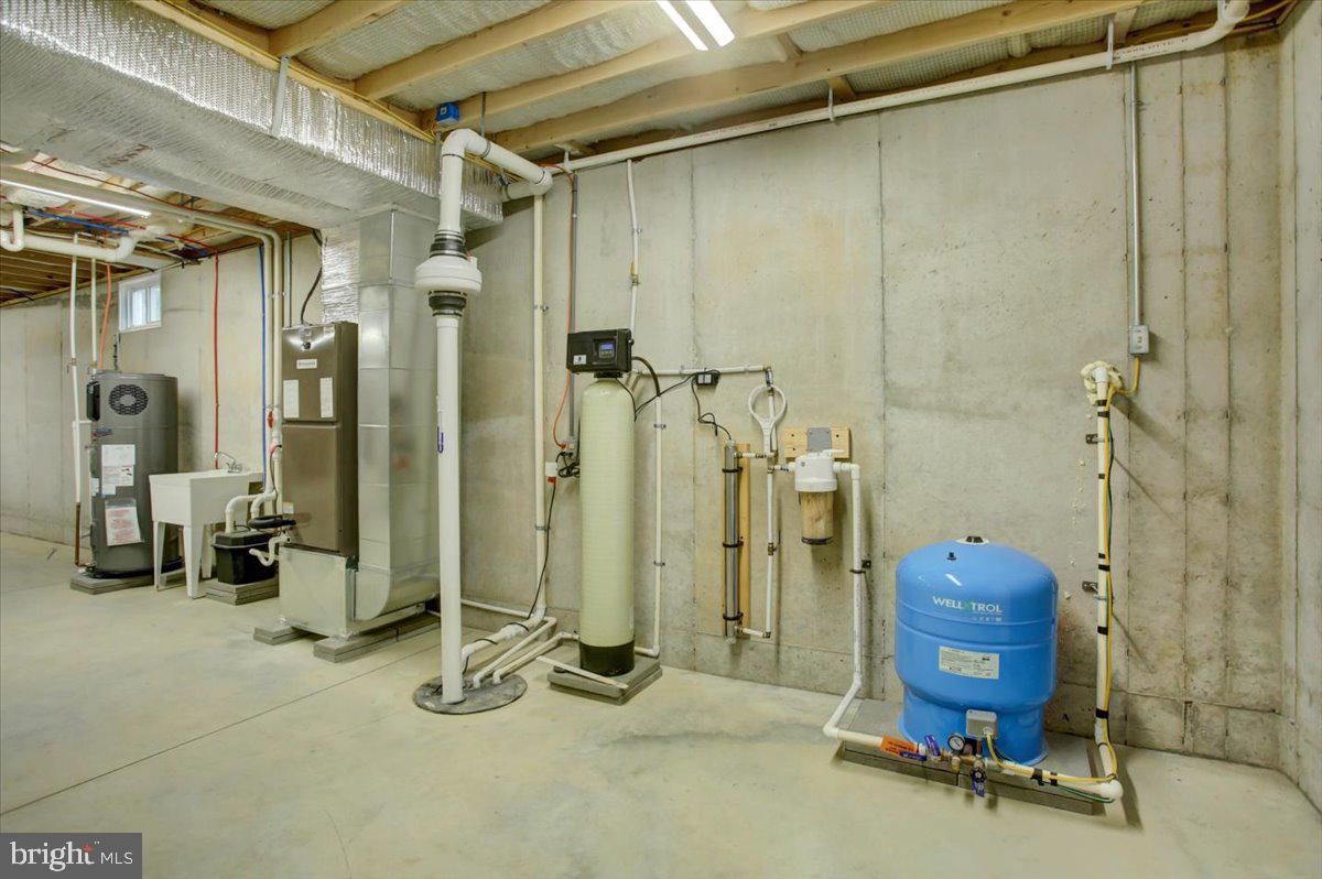 BLUE SPRING - Residential