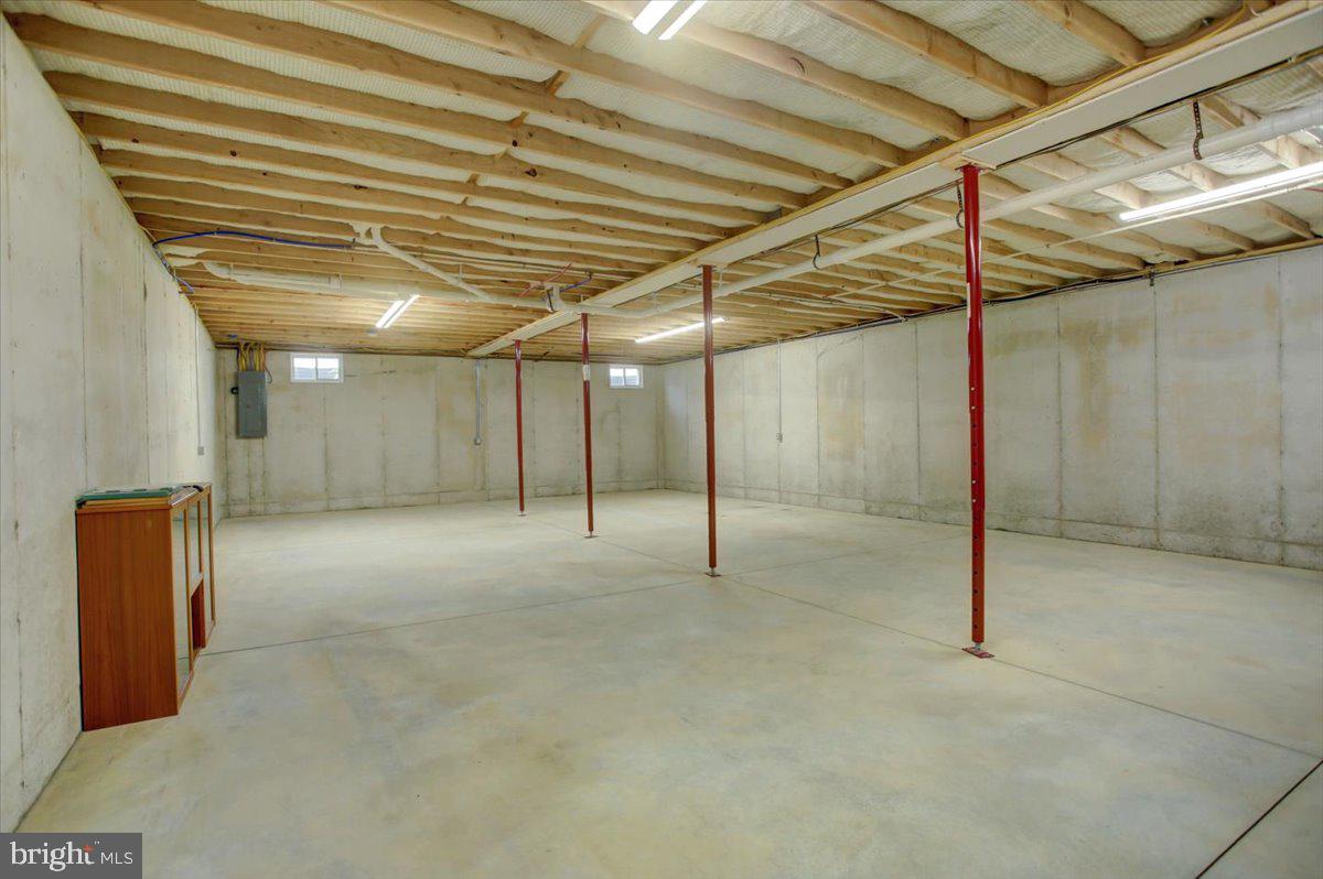 BLUE SPRING - Residential