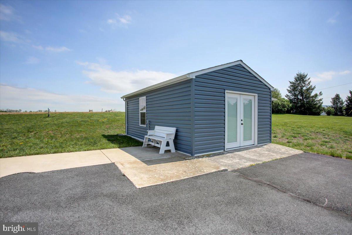 BLUE SPRING - Residential