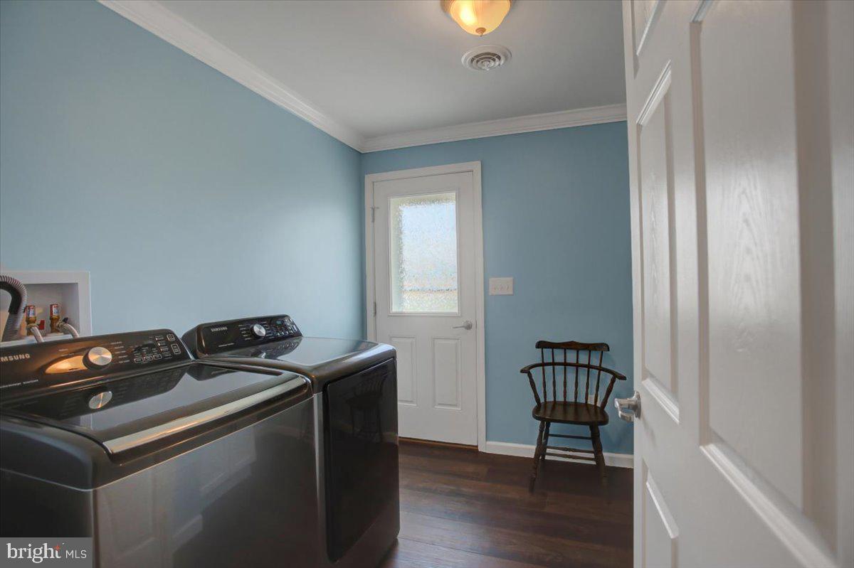 BLUE SPRING - Residential