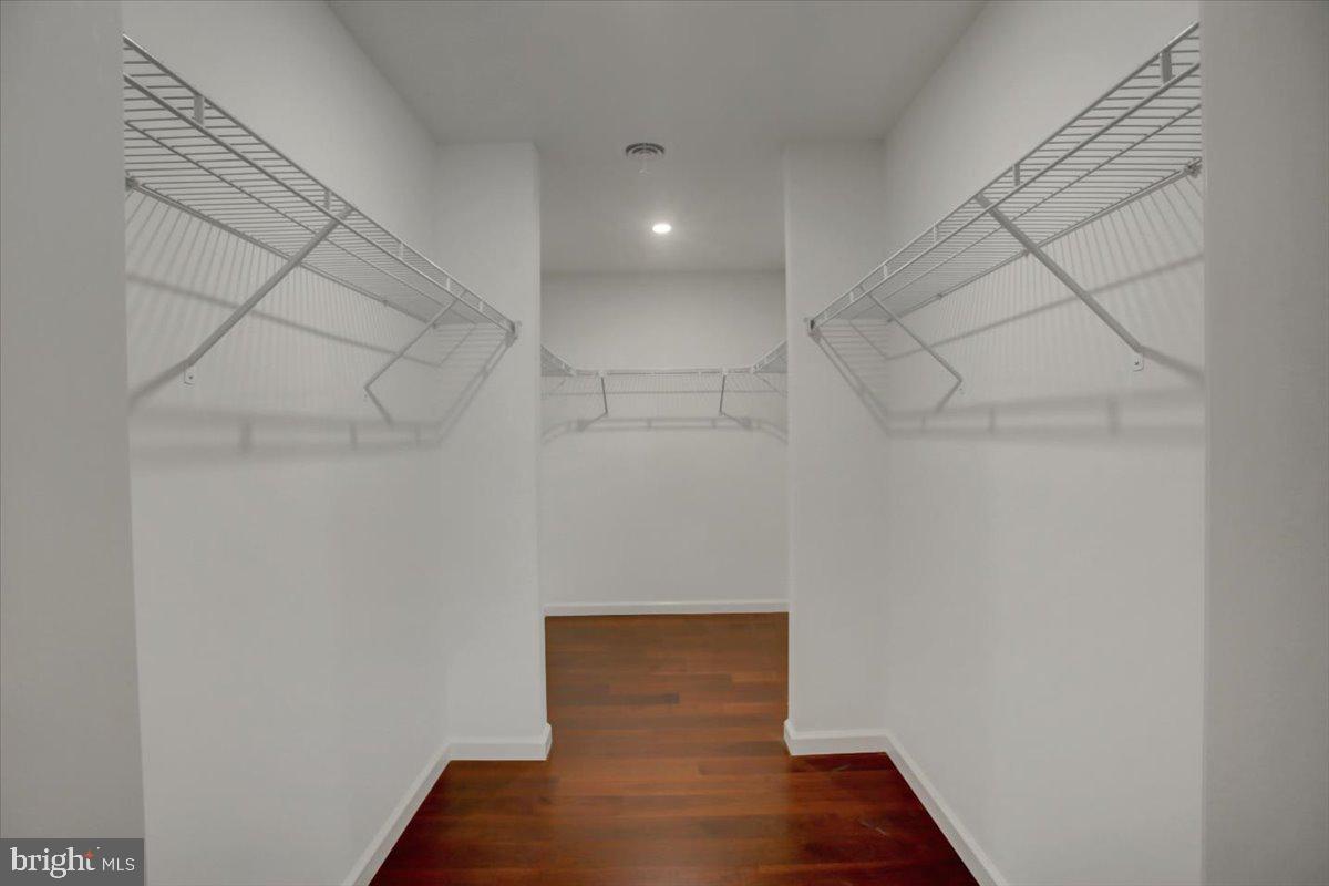 BLUE SPRING - Residential