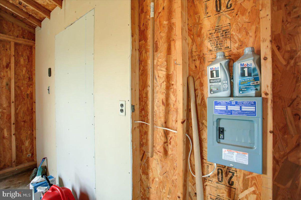 BLUE SPRING - Residential