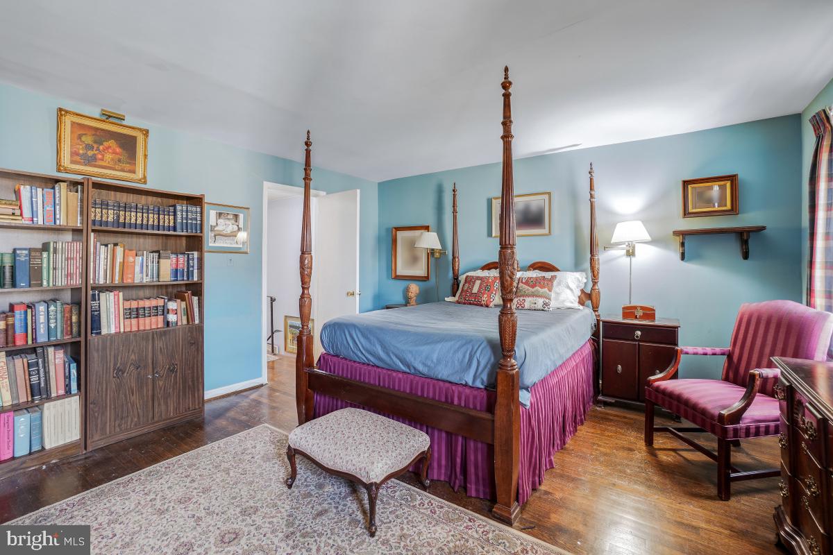 CAPITOL HILL - Residential