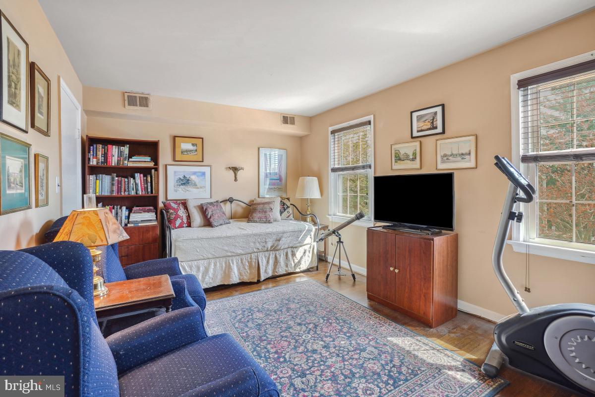 CAPITOL HILL - Residential