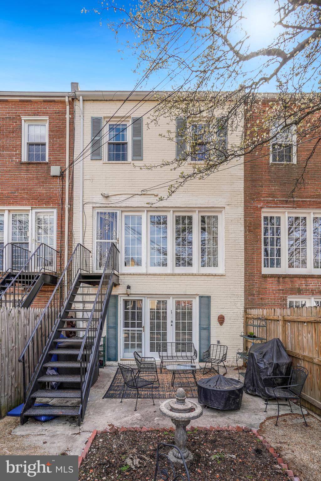 CAPITOL HILL - Residential