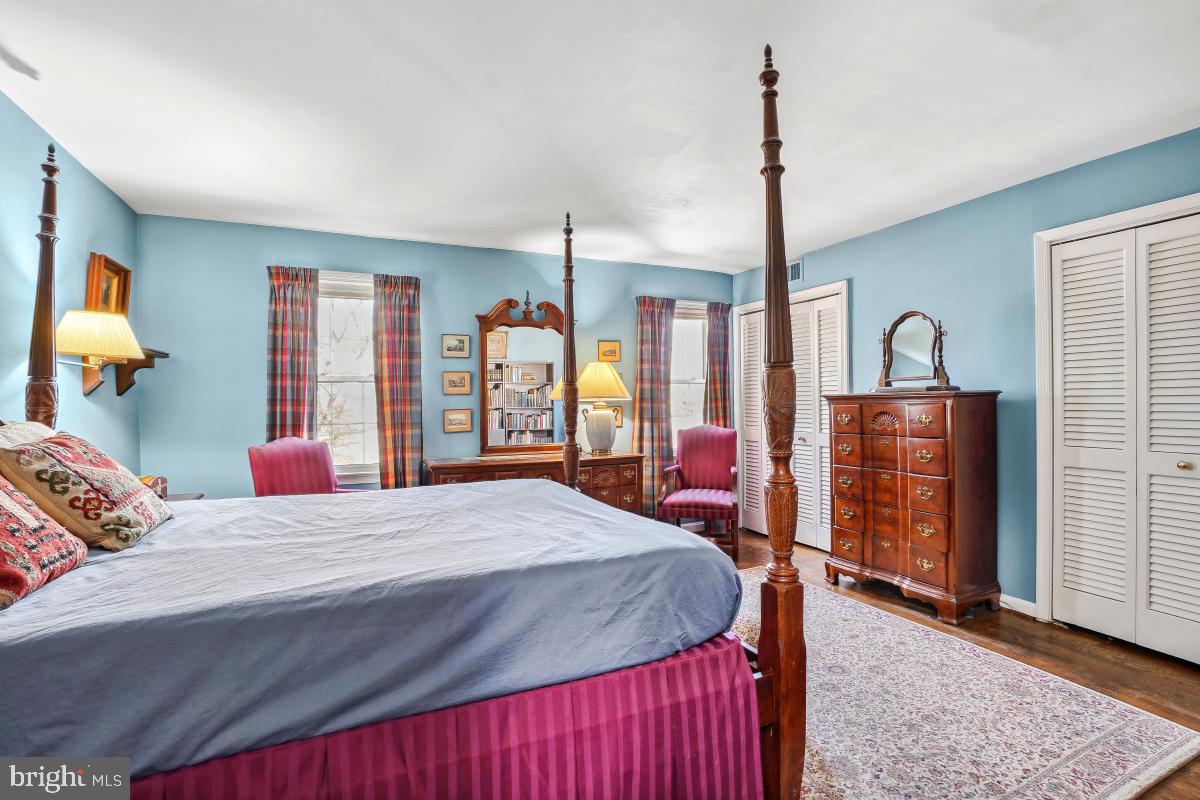CAPITOL HILL - Residential