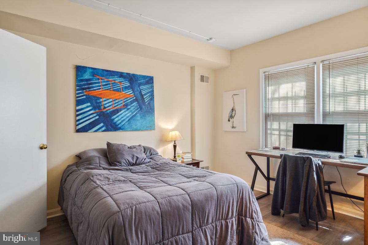 CAPITOL HILL - Residential
