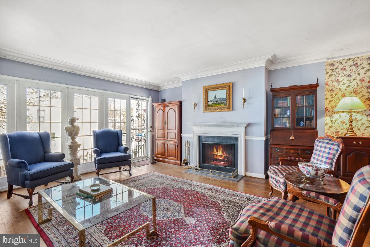 CAPITOL HILL - Residential