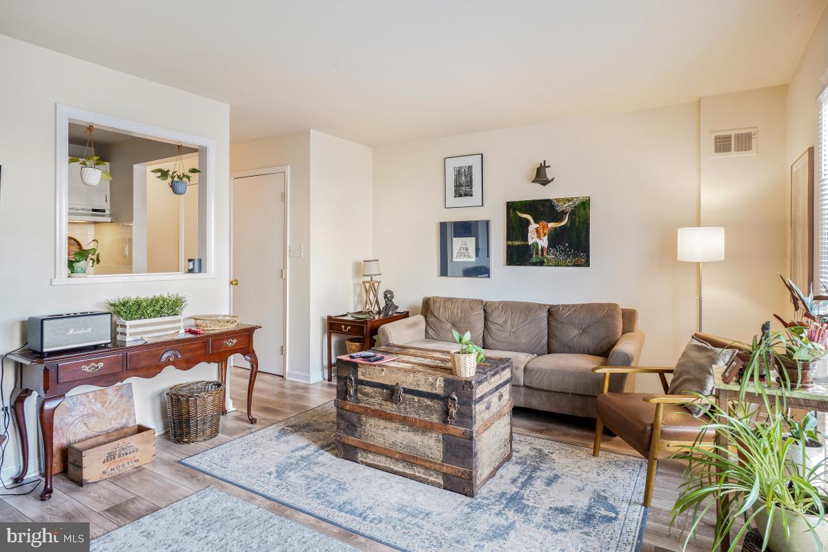 CAPITOL HILL - Residential