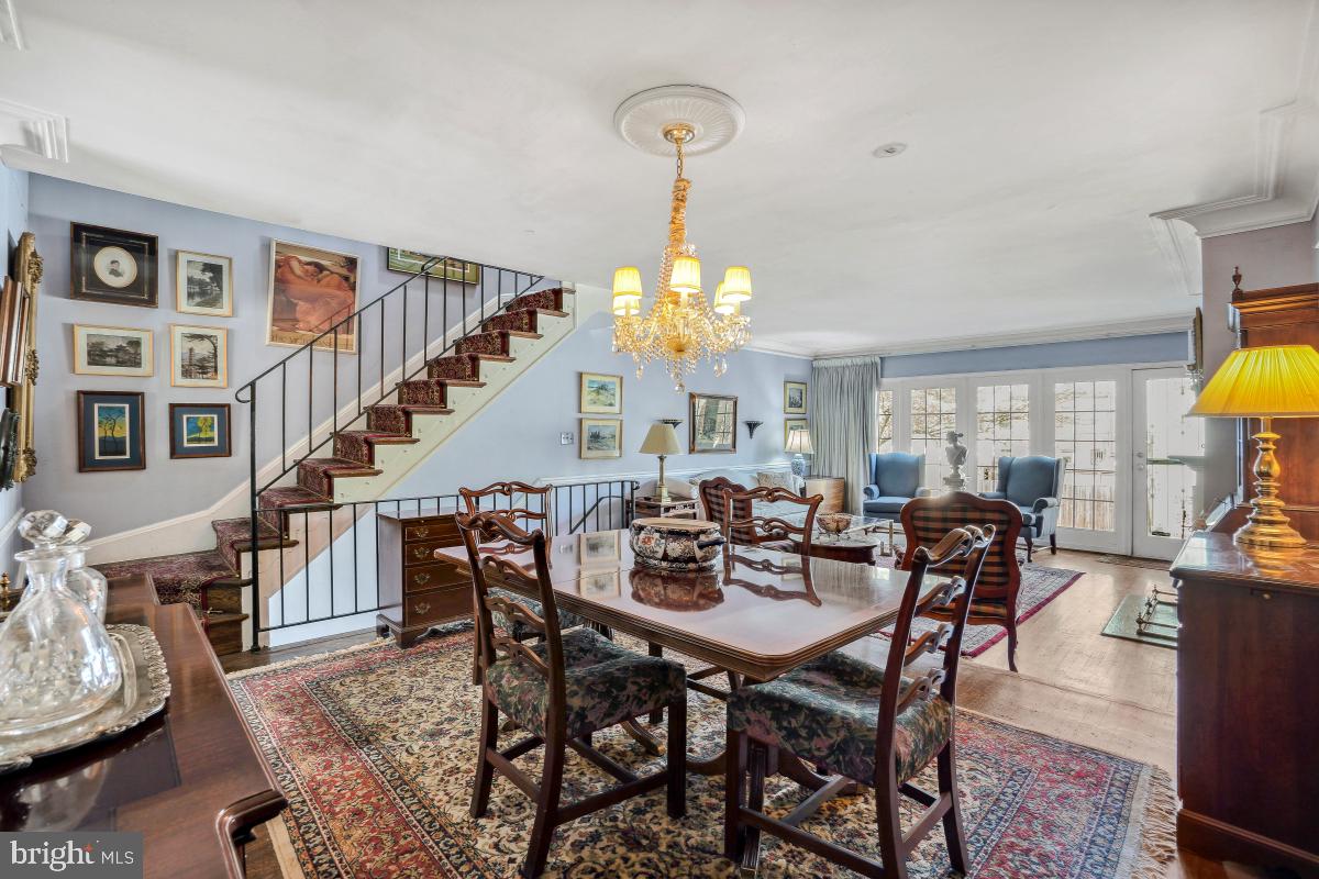 CAPITOL HILL - Residential