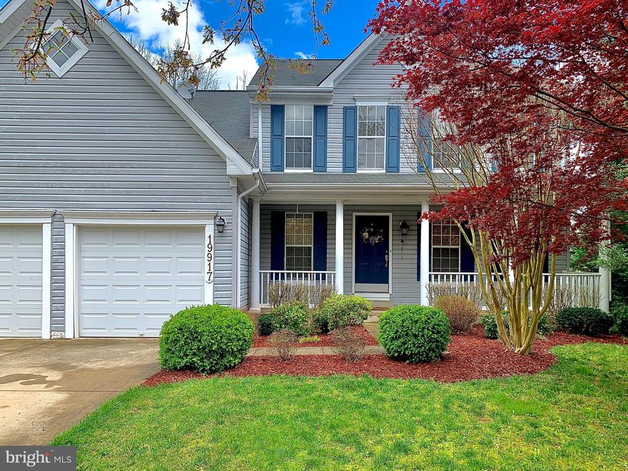HARING HOUSE.  LARGE BEDROOM WITH PRIVATE BATHROOMS.