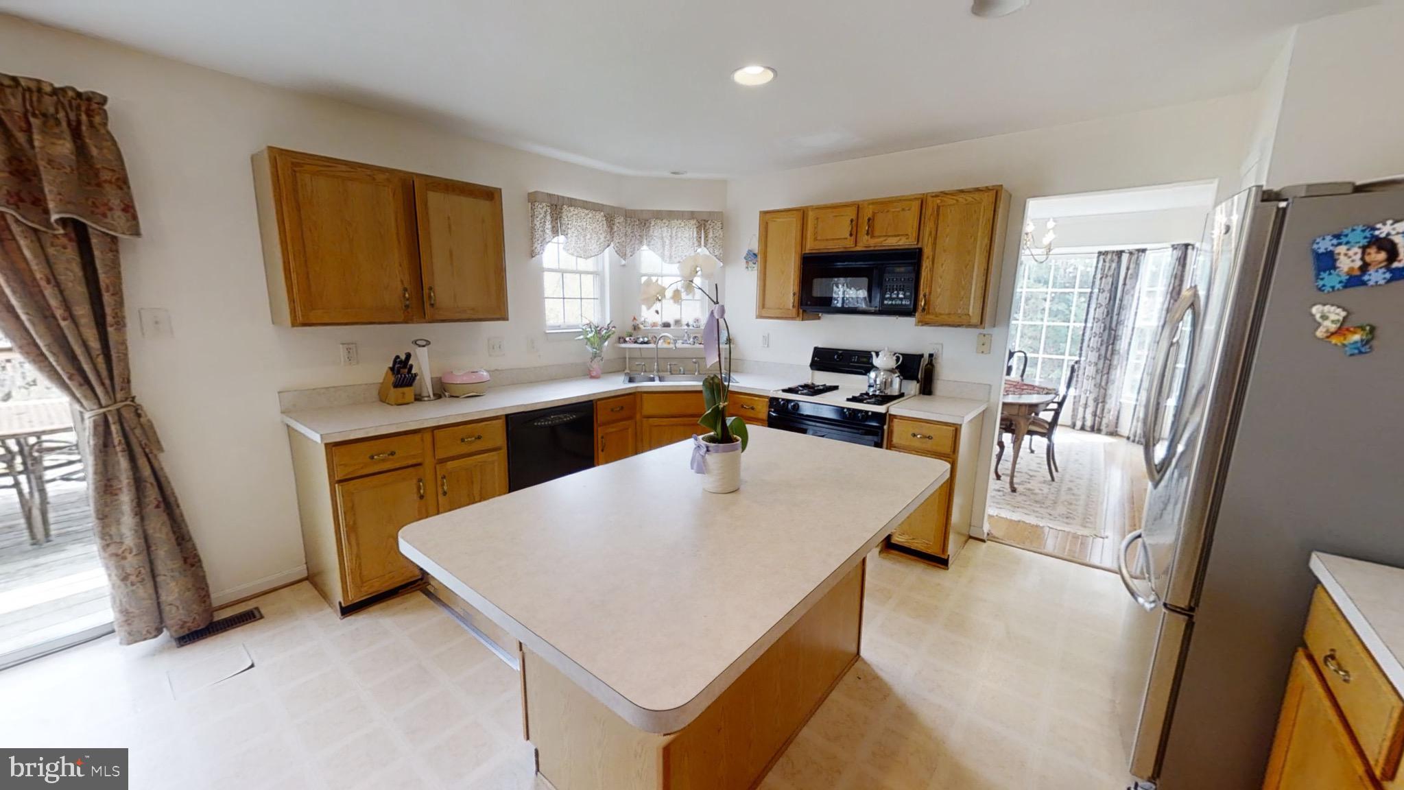 KINGS CROSSING - Residential Lease