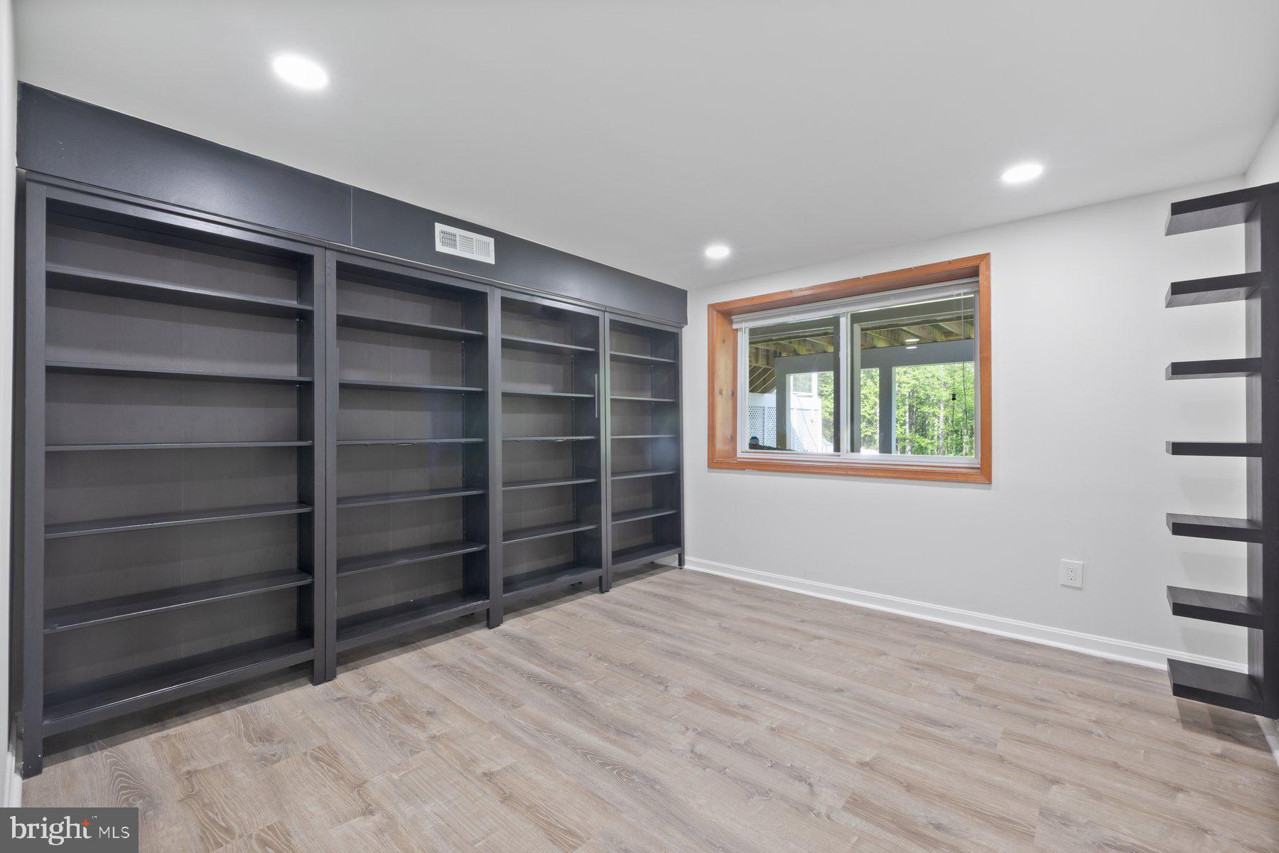 FARMLANDS - Residential