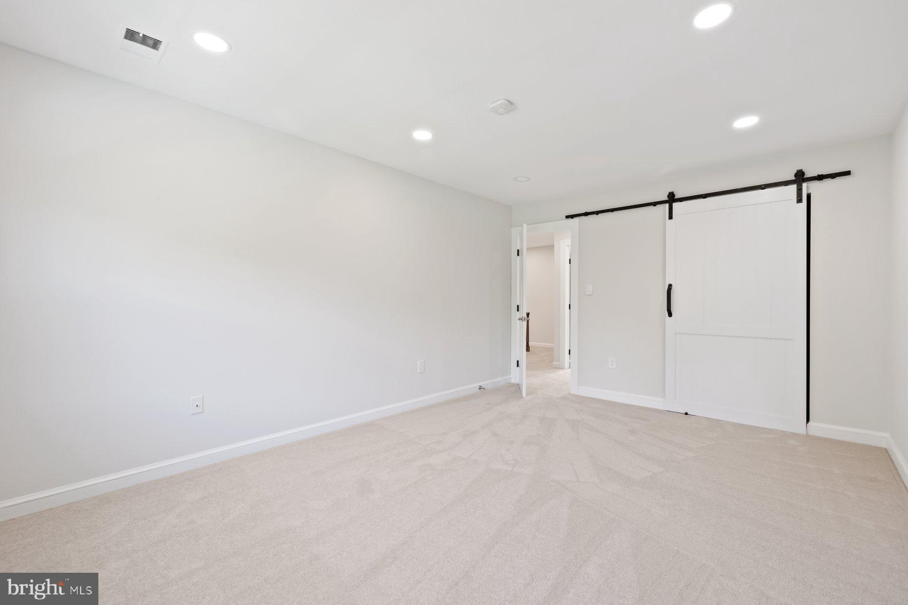 FARMLANDS - Residential