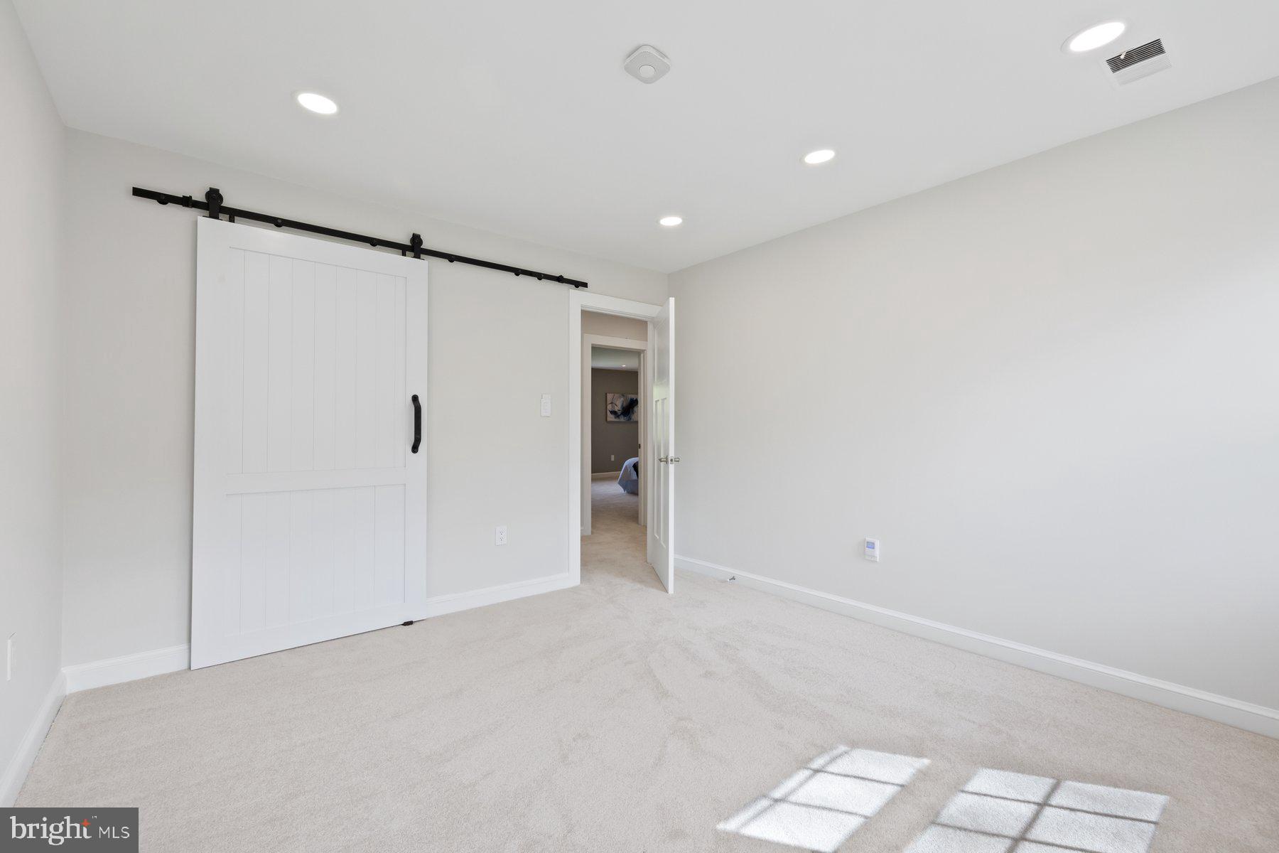 FARMLANDS - Residential