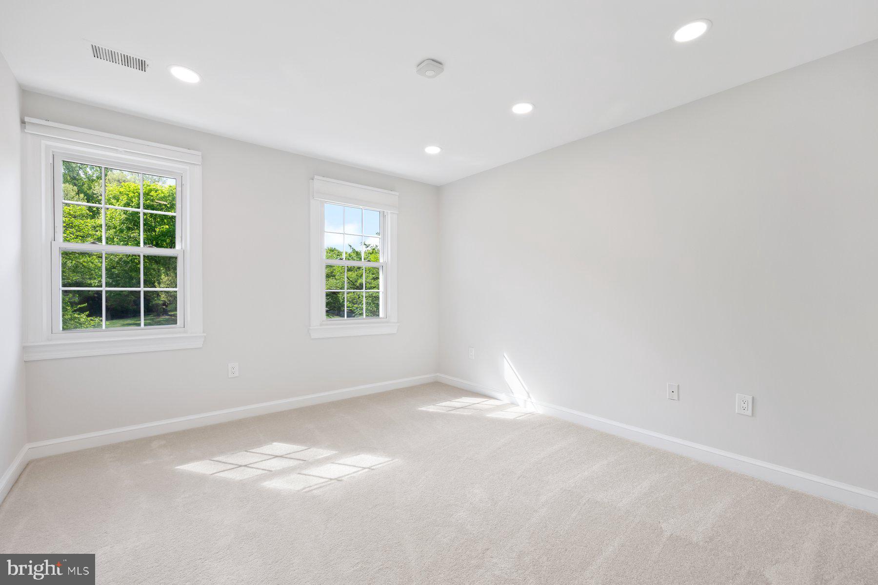 FARMLANDS - Residential