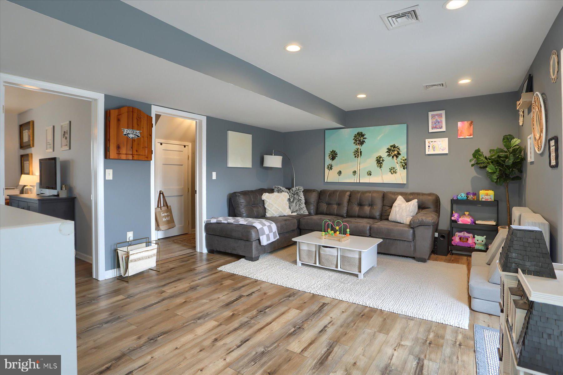 CHESTNUT HOLLOW - Residential