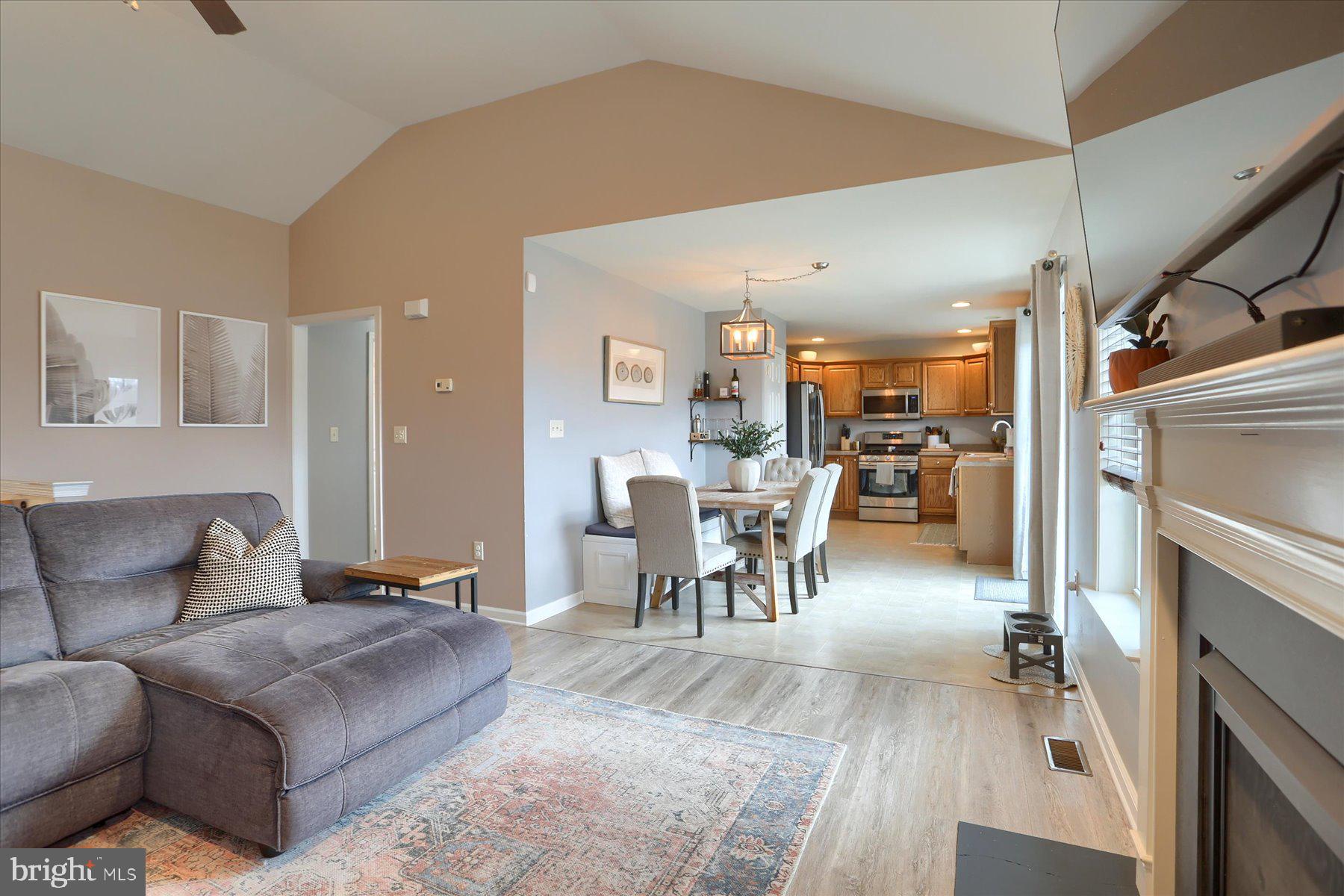 CHESTNUT HOLLOW - Residential