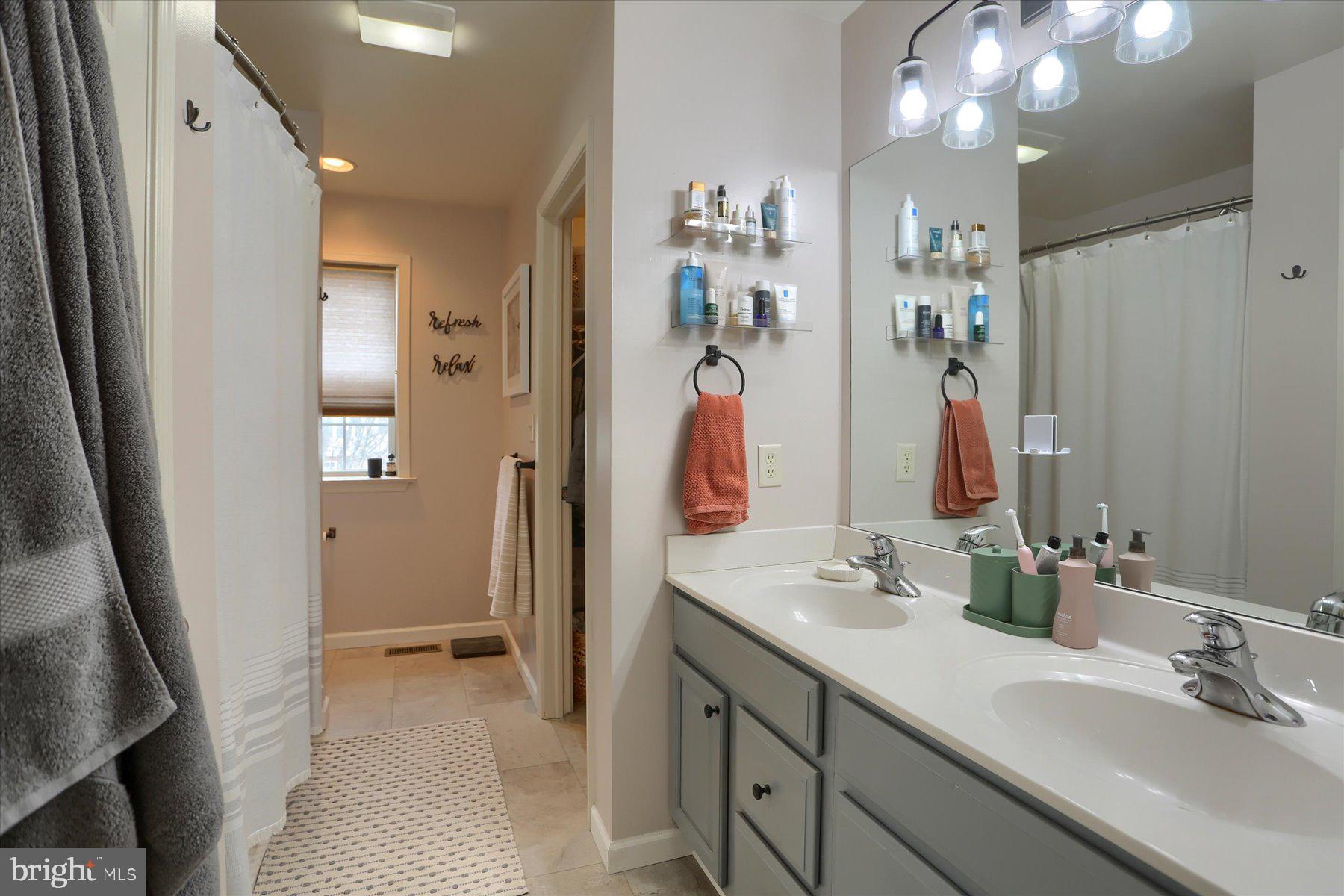 CHESTNUT HOLLOW - Residential