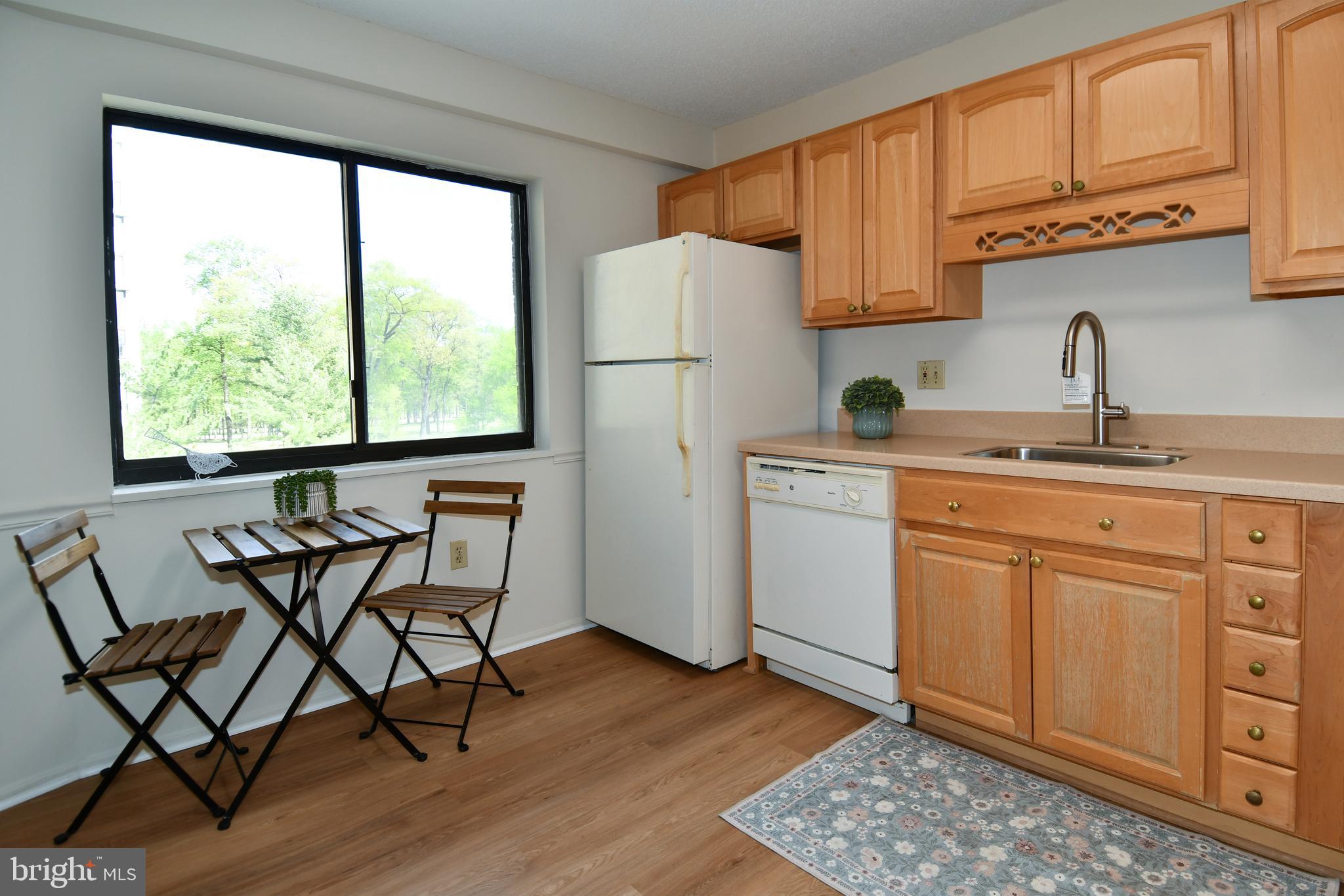 LEISURE WORLD - Residential