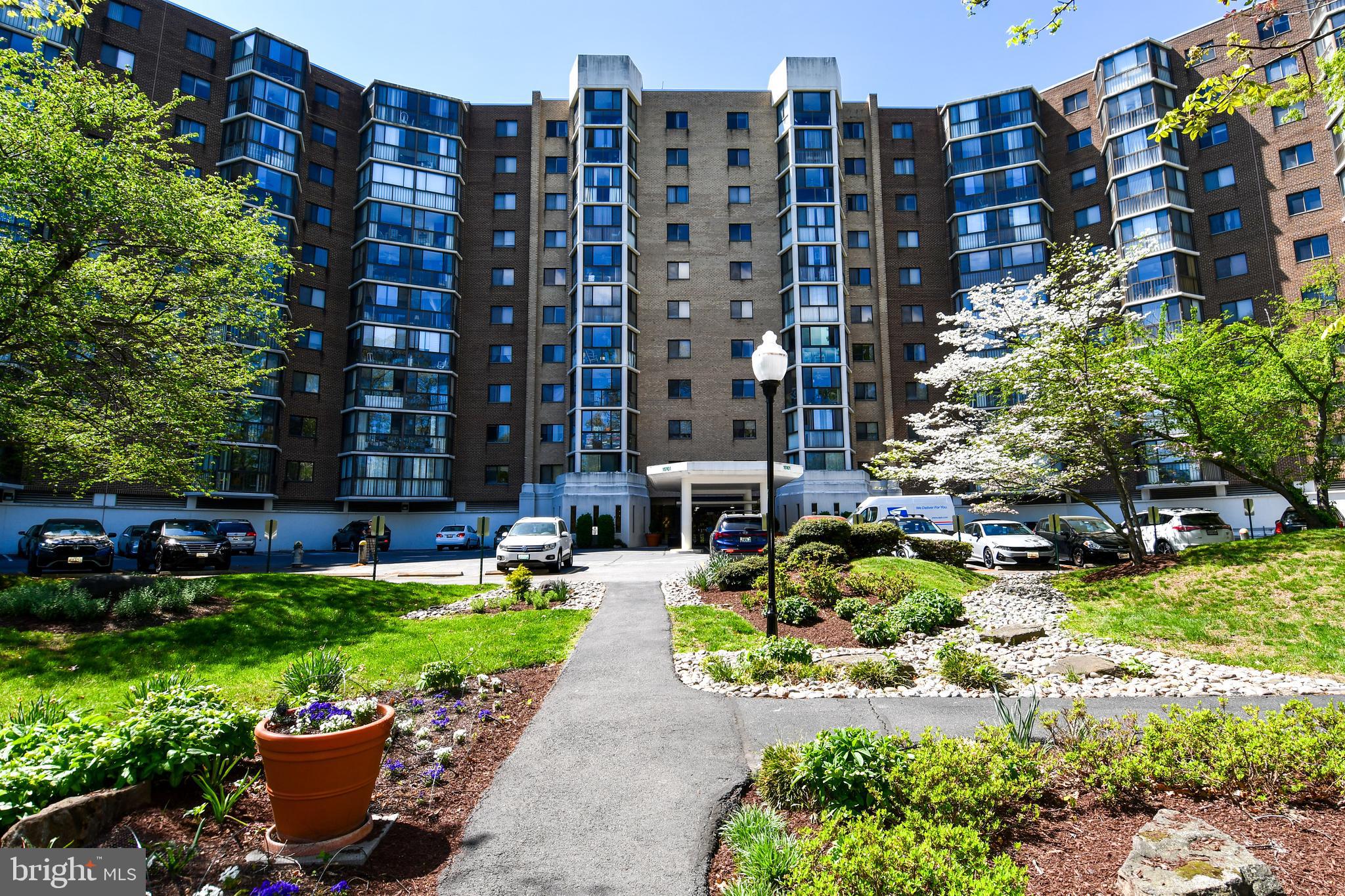 LEISURE WORLD - Residential