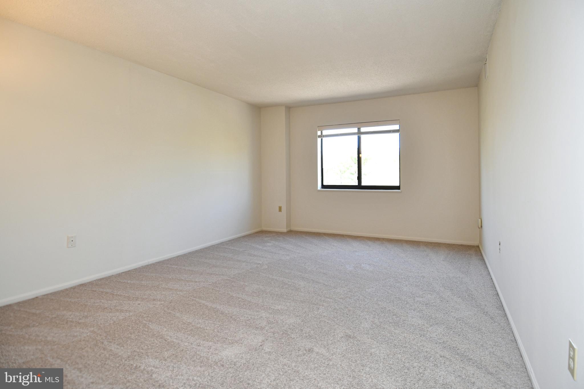 LEISURE WORLD - Residential