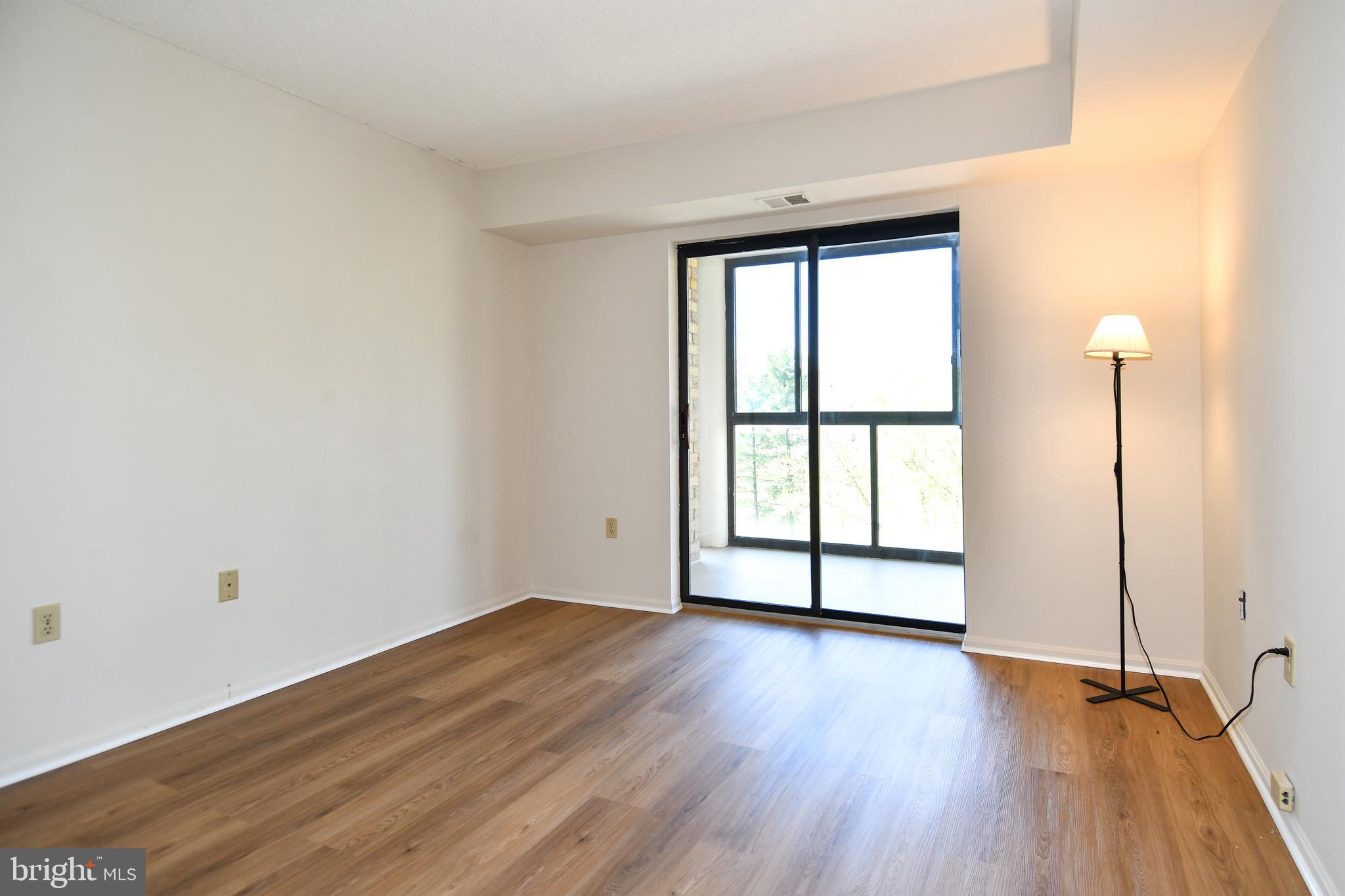 LEISURE WORLD - Residential