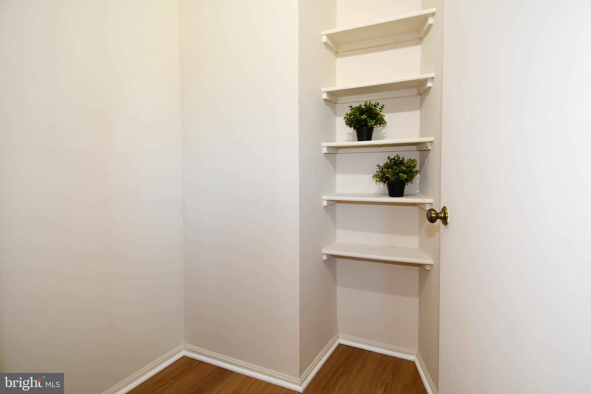 LEISURE WORLD - Residential