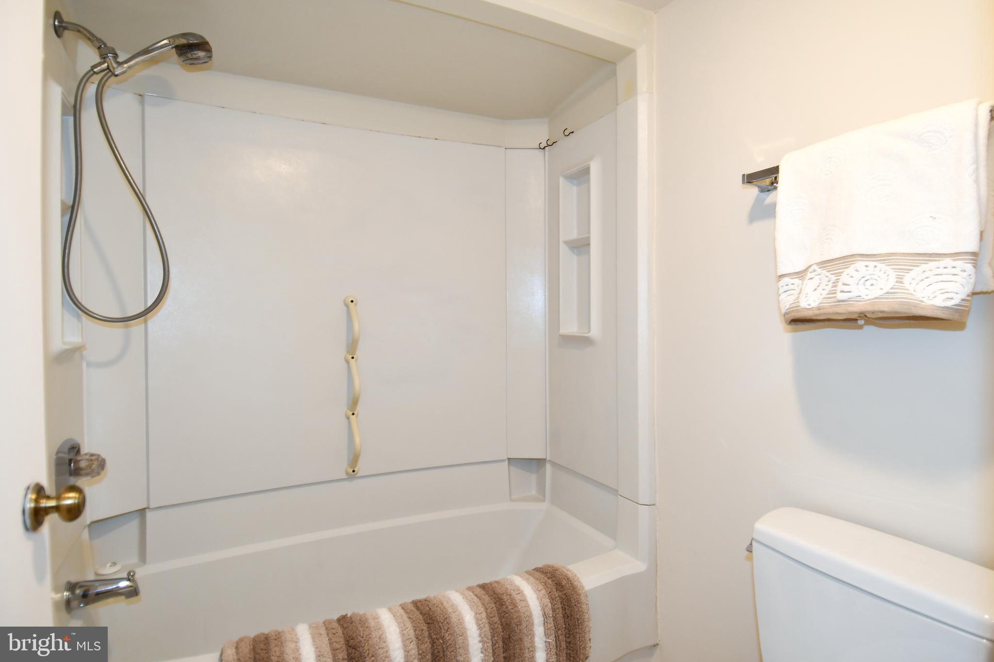 LEISURE WORLD - Residential