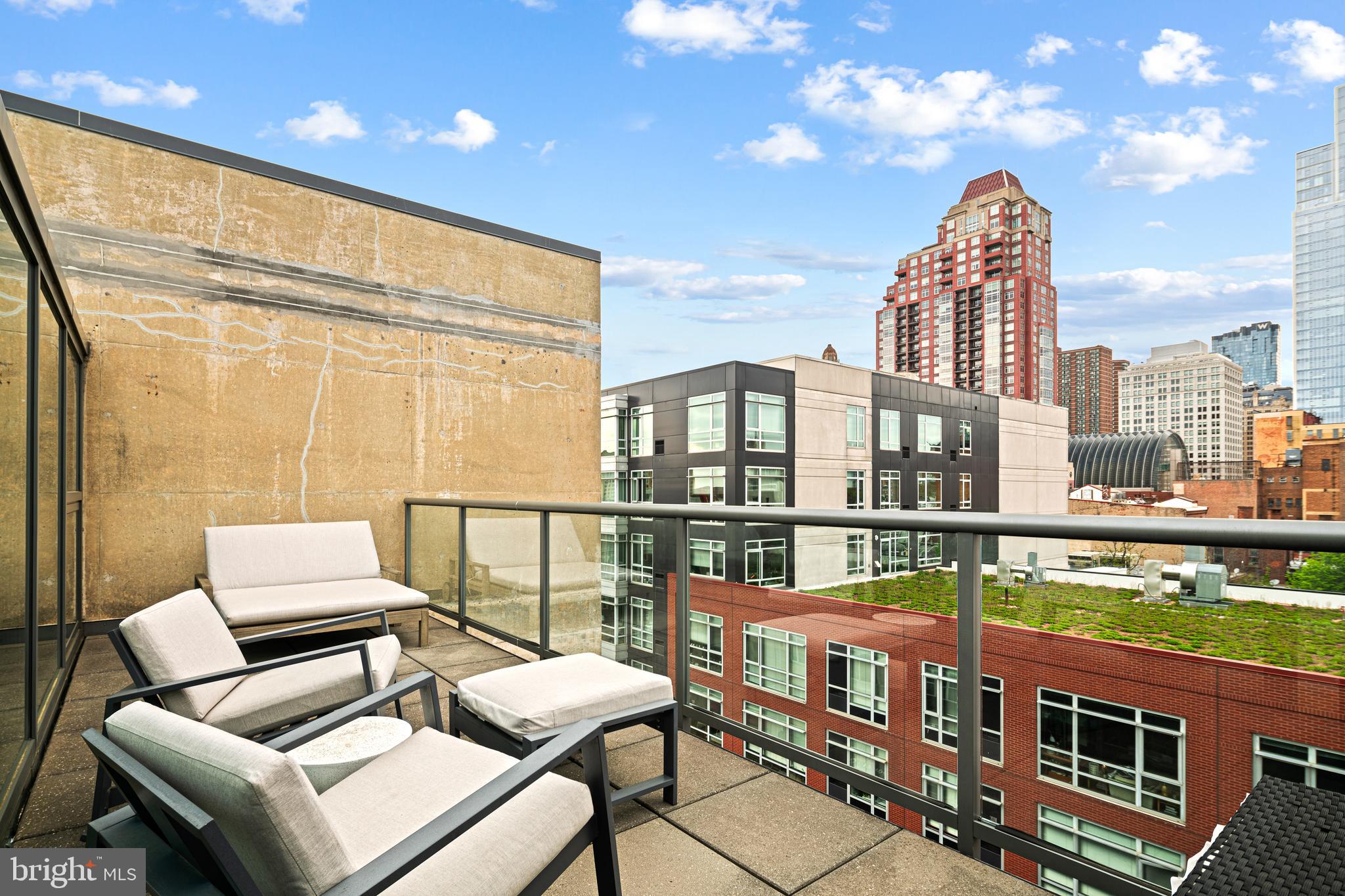 AVENUE OF THE ARTS - Residential