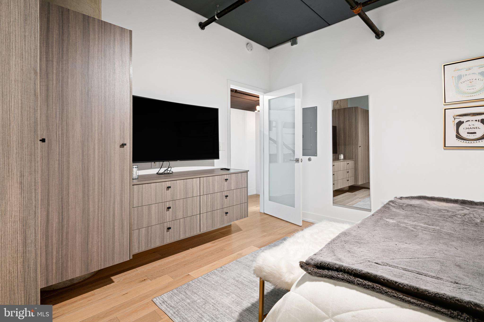 AVENUE OF THE ARTS - Residential