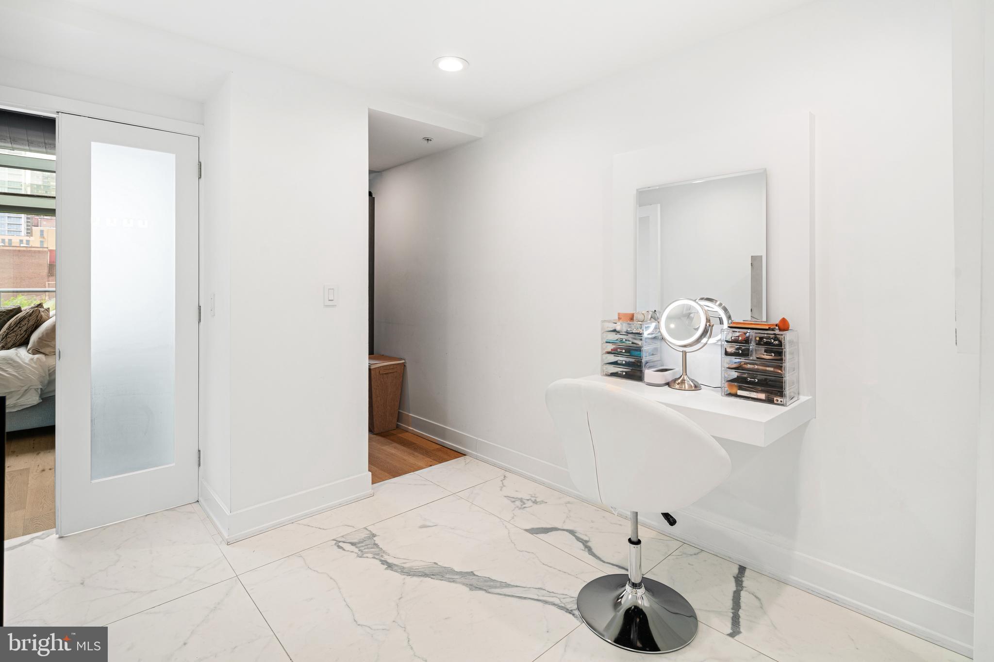 AVENUE OF THE ARTS - Residential