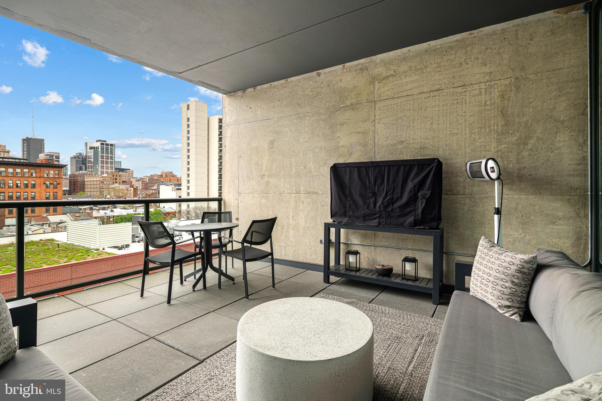 AVENUE OF THE ARTS - Residential