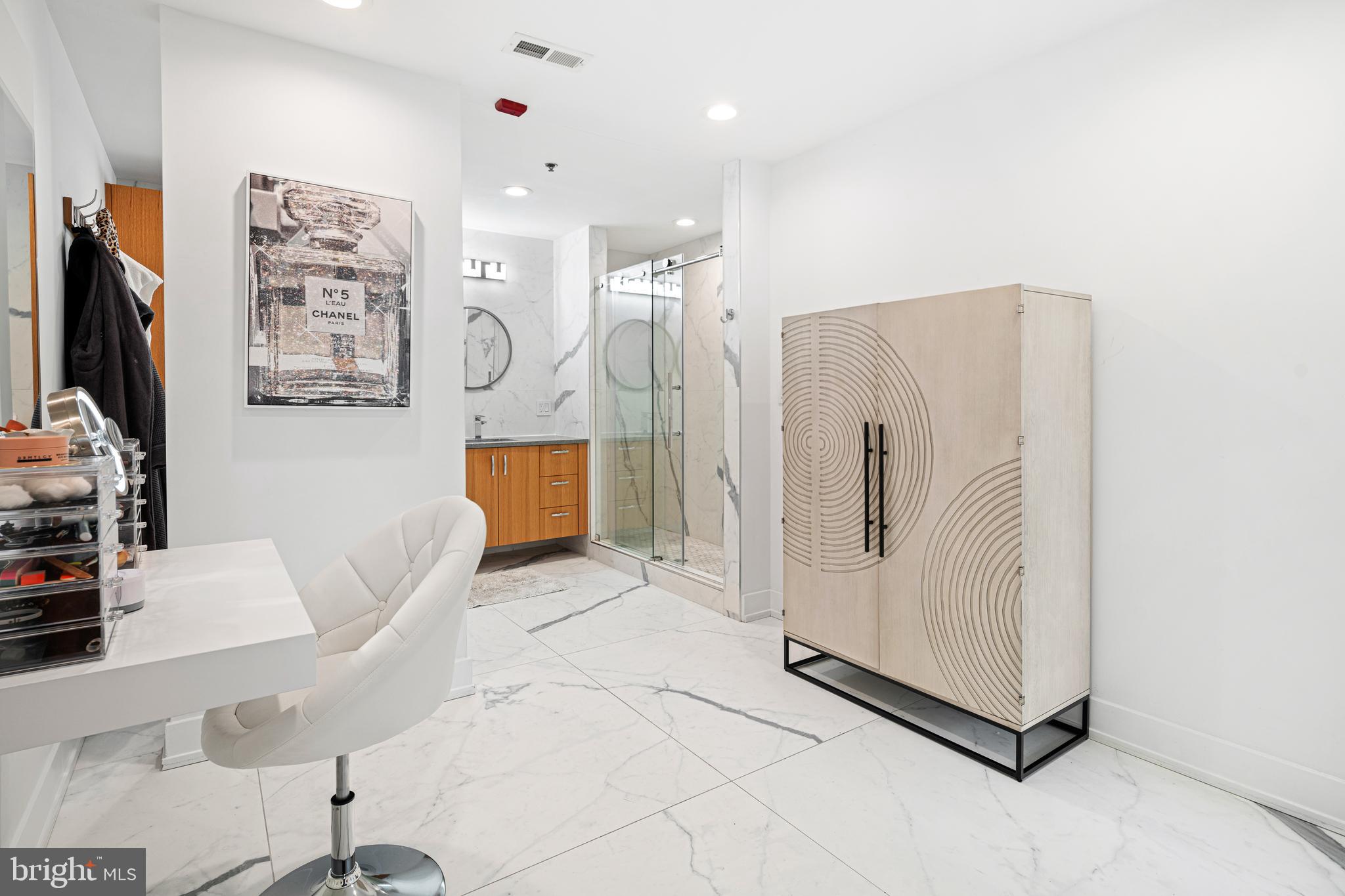 AVENUE OF THE ARTS - Residential