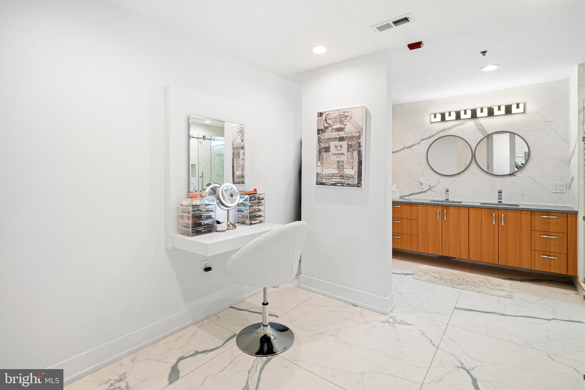 AVENUE OF THE ARTS - Residential