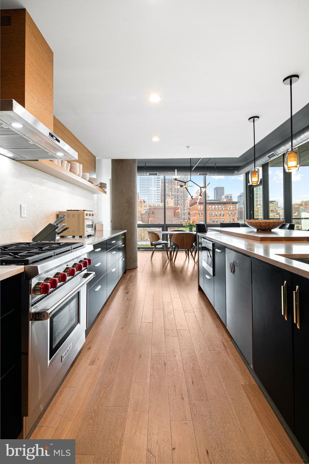 AVENUE OF THE ARTS - Residential