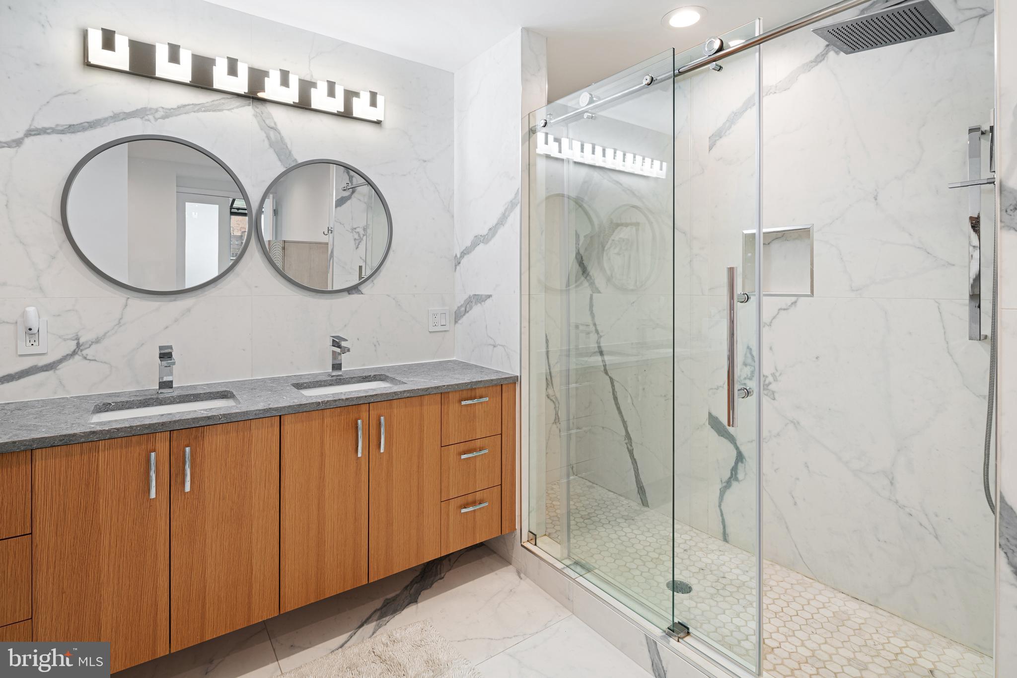 AVENUE OF THE ARTS - Residential