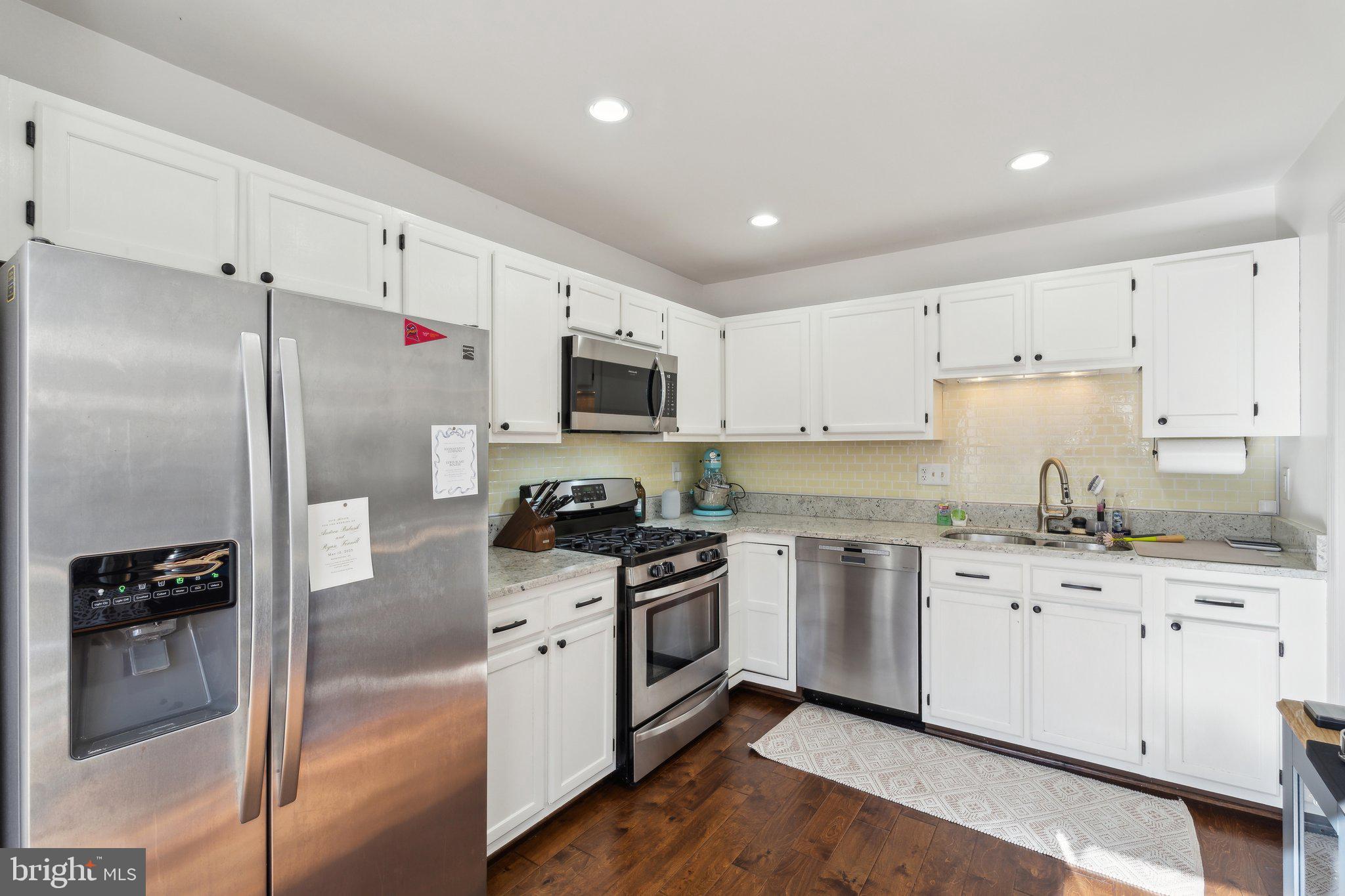 ASHBURN FARM - Residential Lease