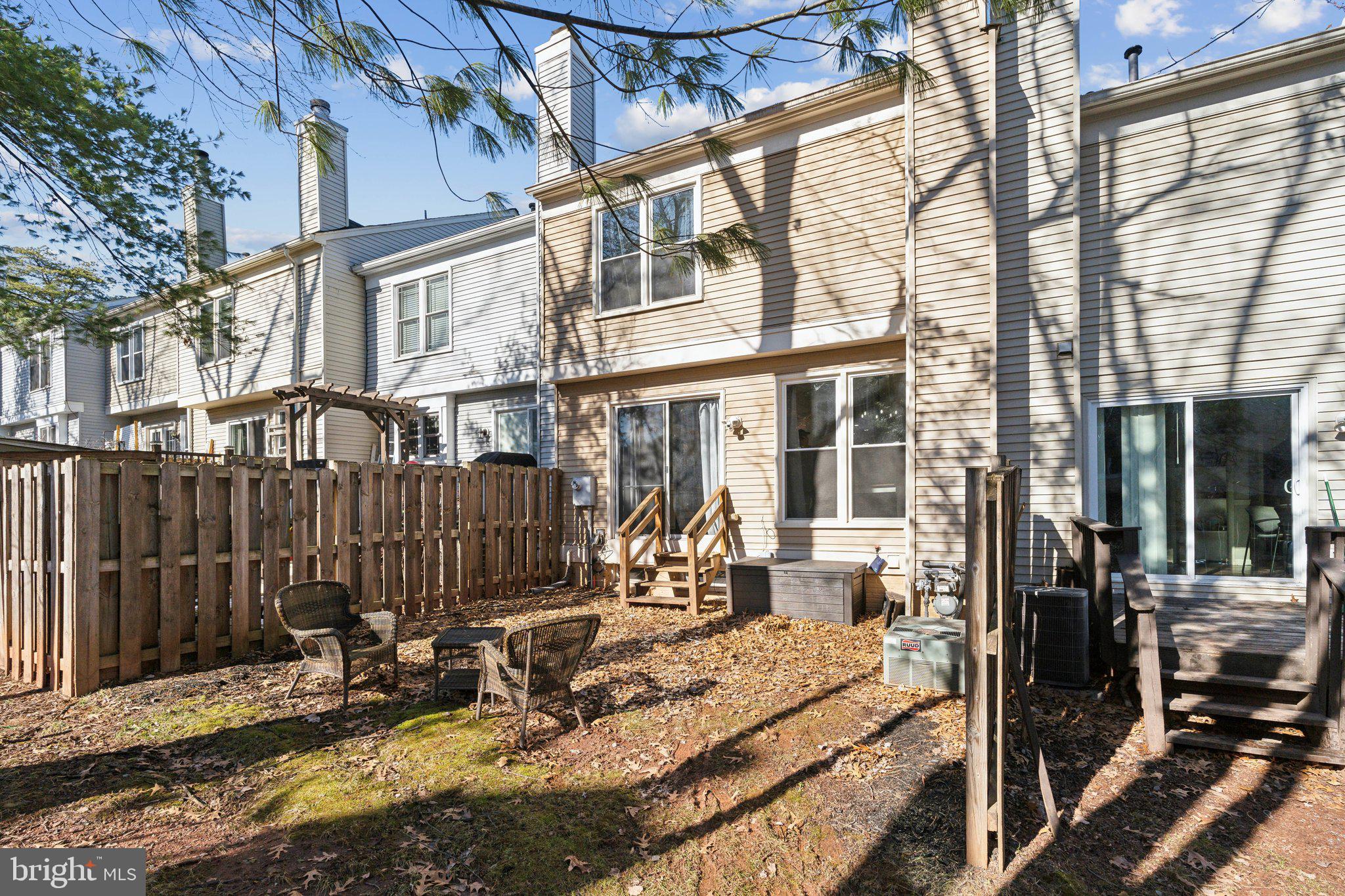 ASHBURN FARM - Residential Lease