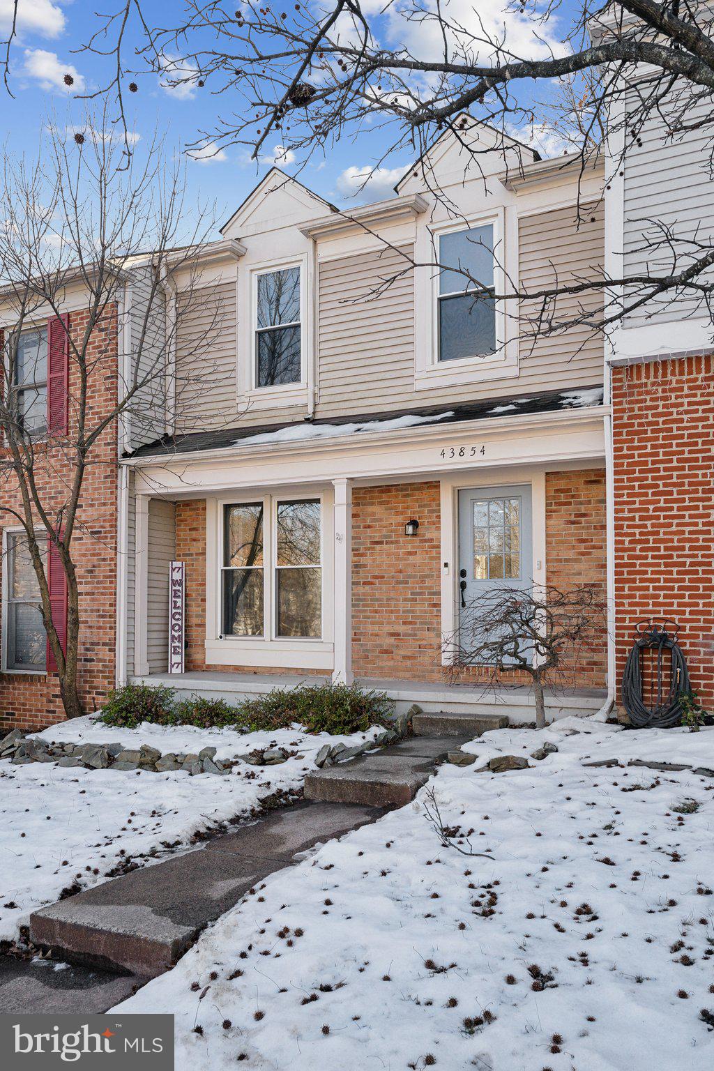 ASHBURN FARM - Residential Lease