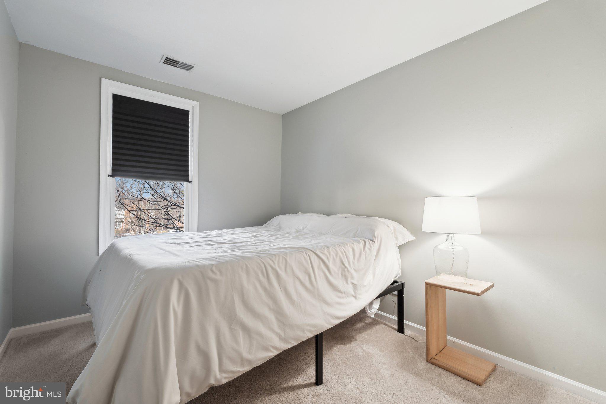 ASHBURN FARM - Residential Lease