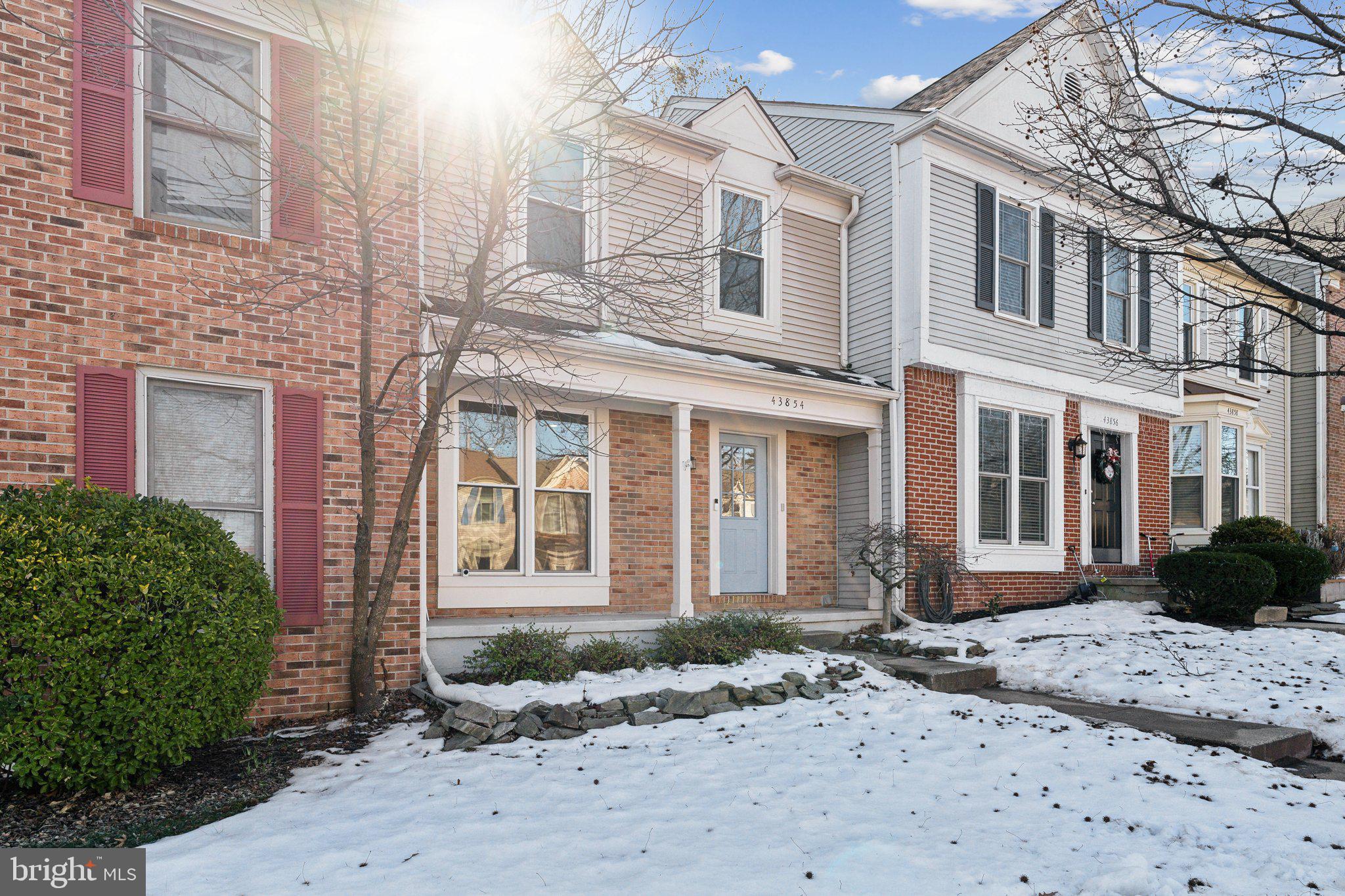 ASHBURN FARM - Residential Lease