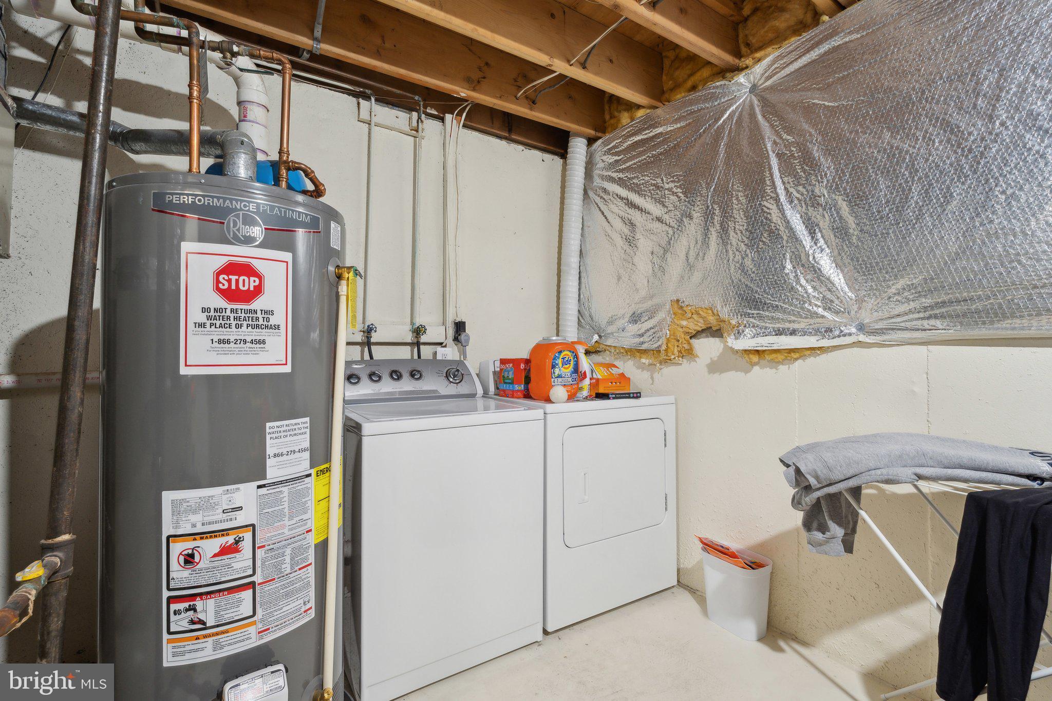 ASHBURN FARM - Residential Lease