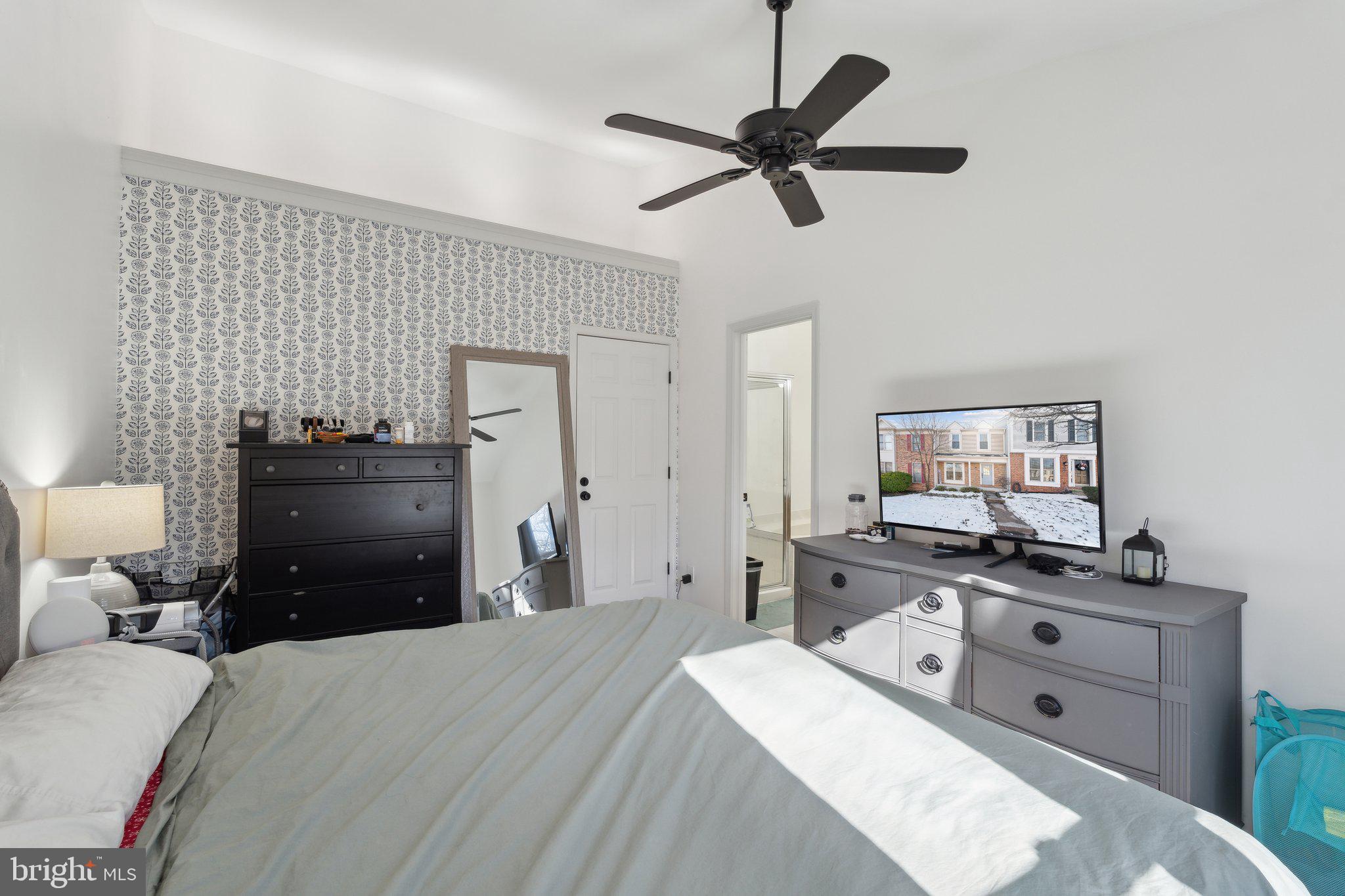 ASHBURN FARM - Residential Lease